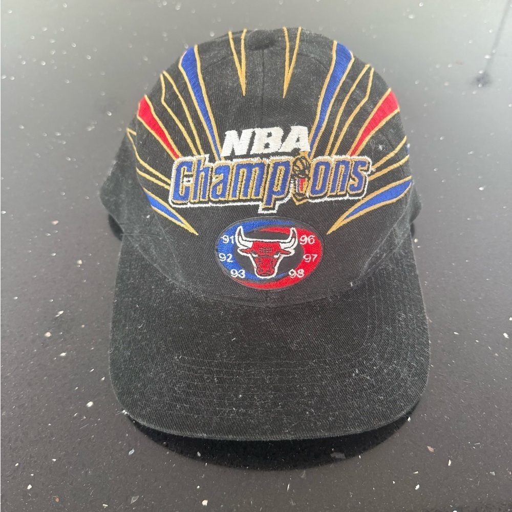 Vintage *Rare Chicago Bulls 6X NBA Champions Black Hat